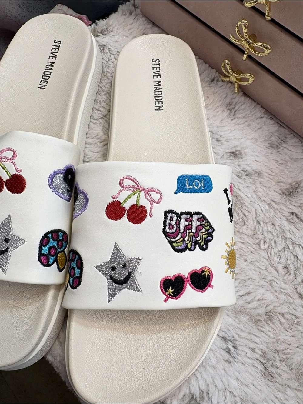 Girls Steve Madden Graphic Slides